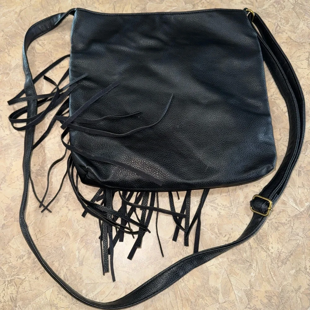 Joe boxer boho fringe black purse - Picture 2 of 3